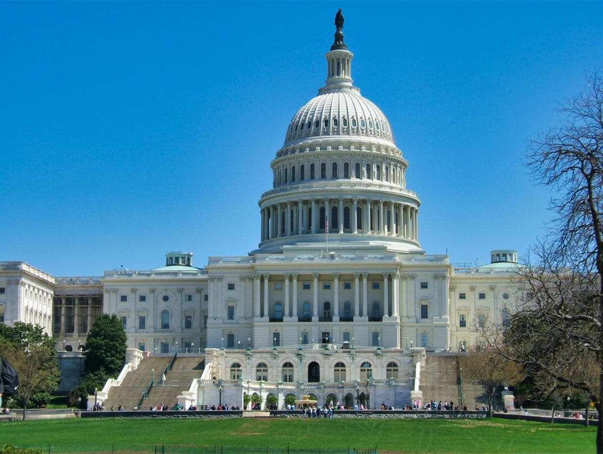 Congresso dos EUA prepara pacote de US$ 14 bilhões em ajuda à Ucrânia