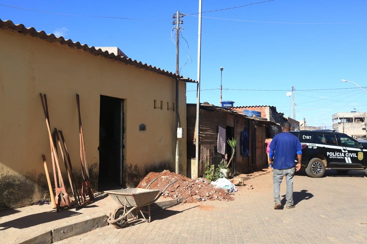 A CASA ASSOMBRADA (+12 ANOS)