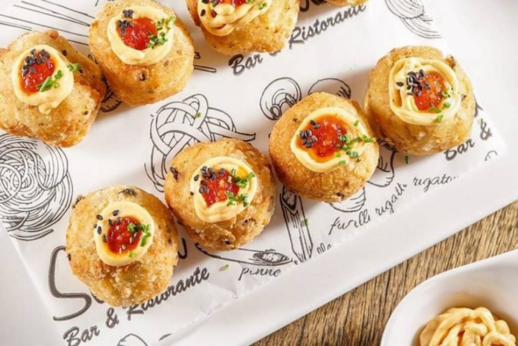Arancini de pupunha do Sallva Bar e Ristorante
