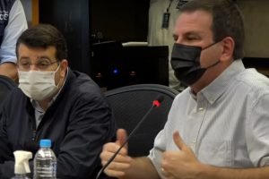 O prefeito Eduardo Paes e o secretário de Saúde, Daniel Soranz, durante a divulgação do Boletim Epidemiológico do Município do Rio