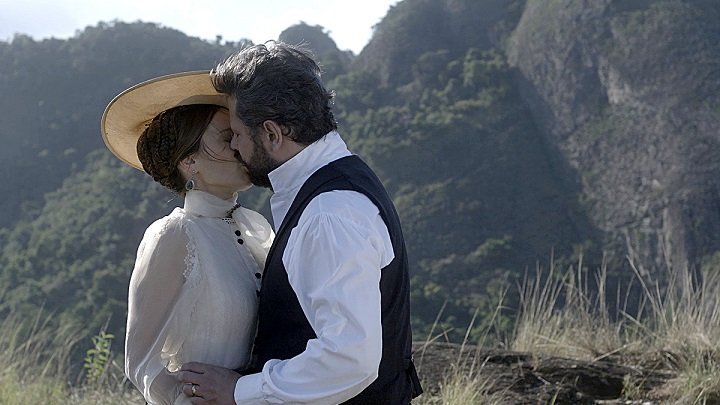 Pedro (Selton Mello) e Luísa (Mariana Ximenes) em Nos Tempos do Imperador