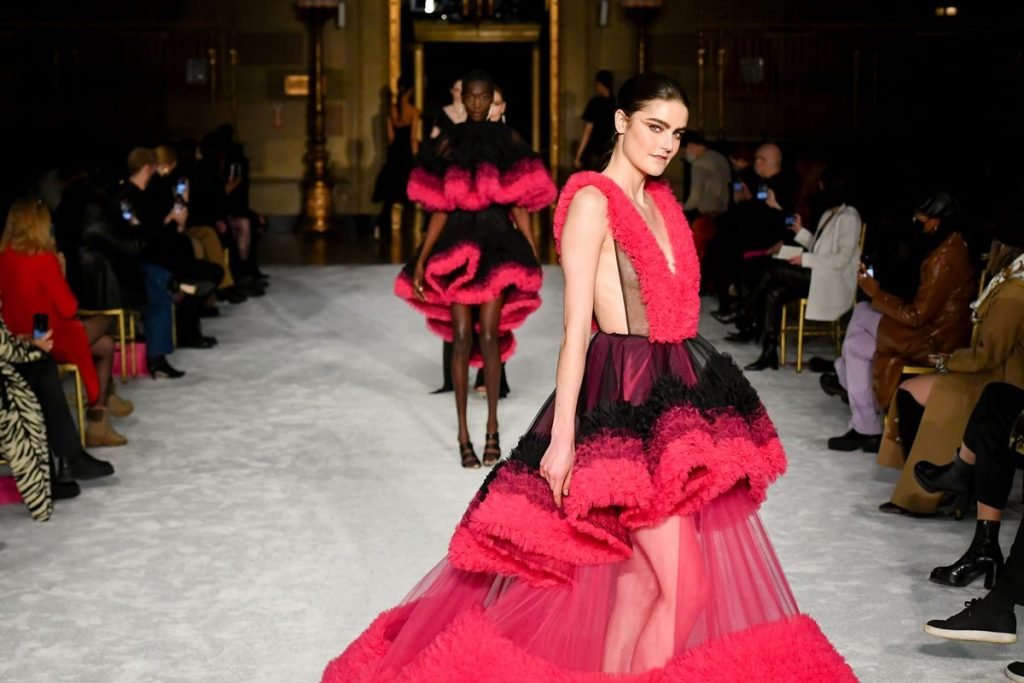Na Semana da Moda de Nova Iorque, estar offline é o derradeiro luxo, Reportagem