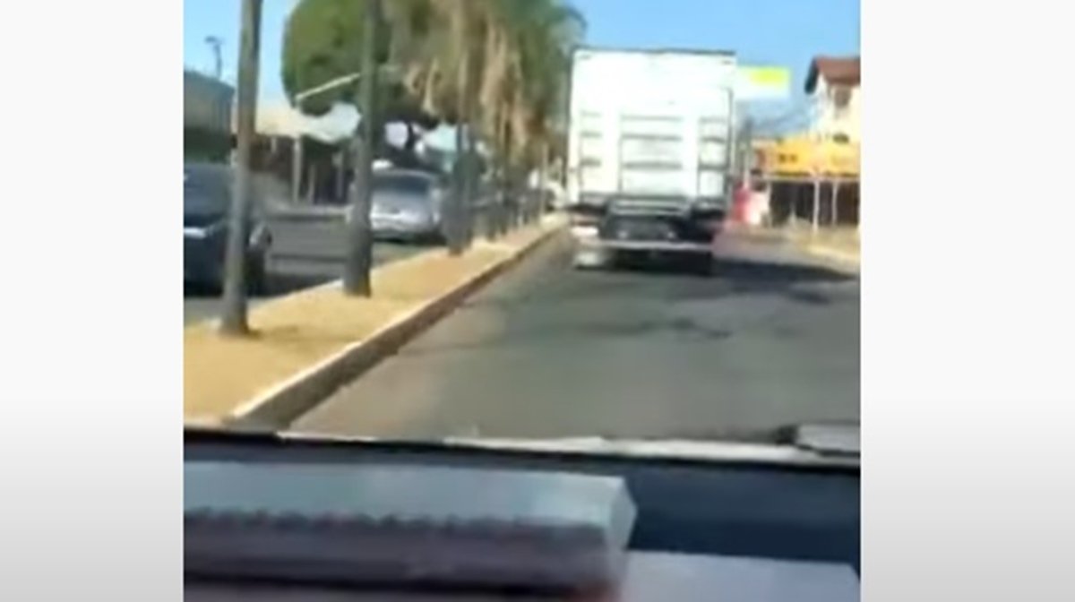 perseguição caminhão prefeitura Goiânia Goiás
