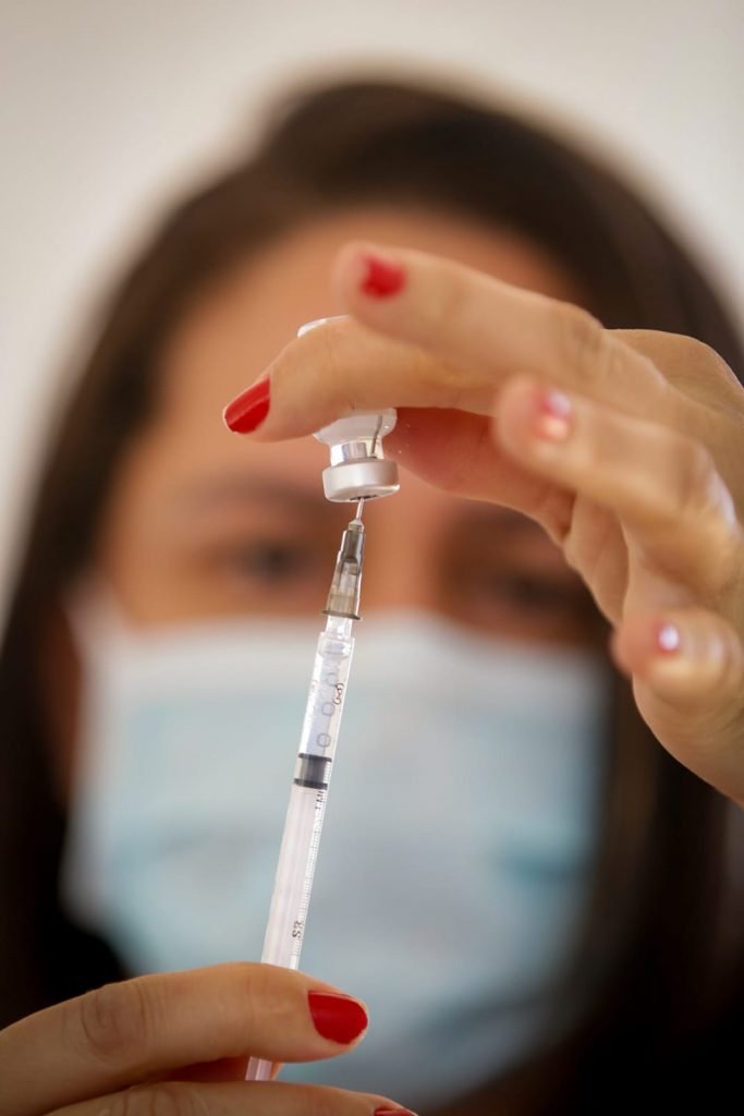 Começa a vacinação contra a Covid-19 para adolescentes com 17 anos. ( UBS 1 do Núcleo Bandeirante )