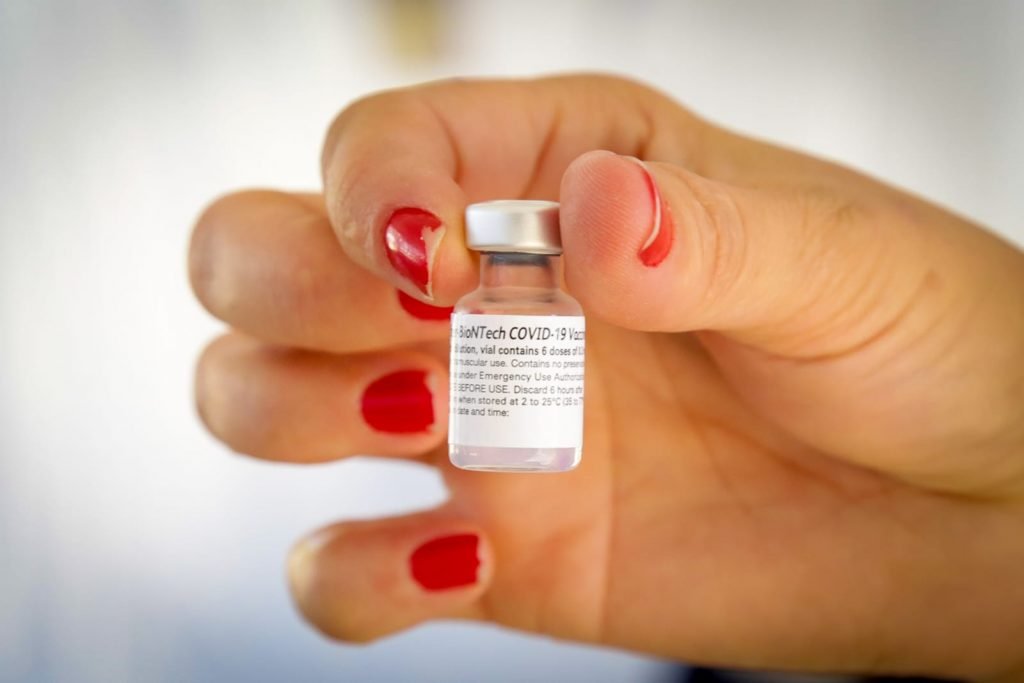Começa a vacinação contra a Covid-19 para adolescentes com 17 anos. ( UBS 1 do Núcleo Bandeirante )