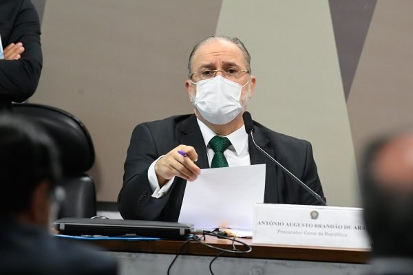 PGR Augusto Aras durante sabatina na CCJ do Senado