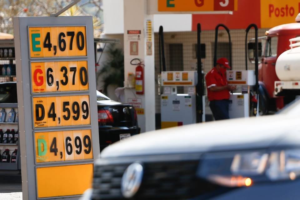 gasolina puxa alta da inflação e goiânia lidera variação no brasil