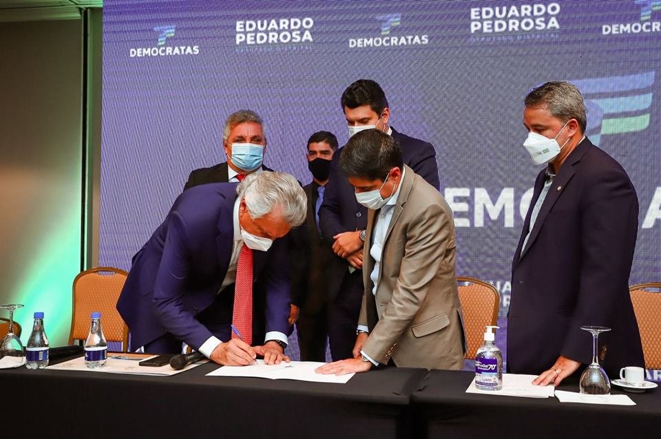 Filiação de Eduardo Pedrosa ao DEM