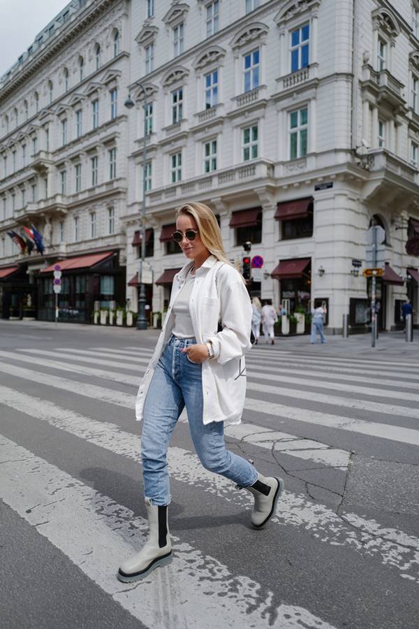 Christina Biluca com camisa de alfaiataria