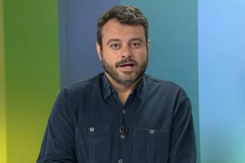 Eric Faria é chamado de &quot;gay&quot; e resposta surpreende internautas