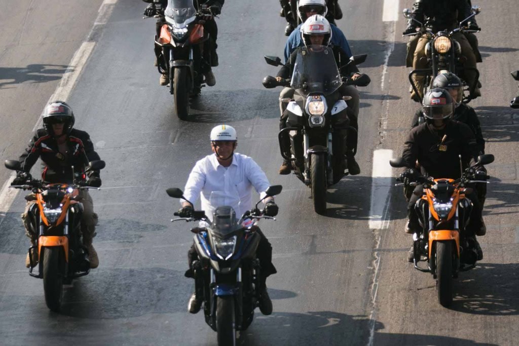 Bolsonaro participa de primeira motociata em Goiânia 6