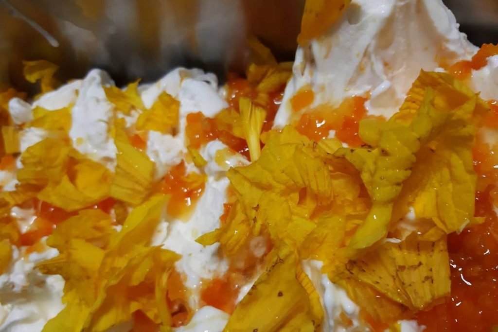 Na temporada do ipê amarelo, sorveteria Sorbê relança sorvete feito com a  flor | Metrópoles