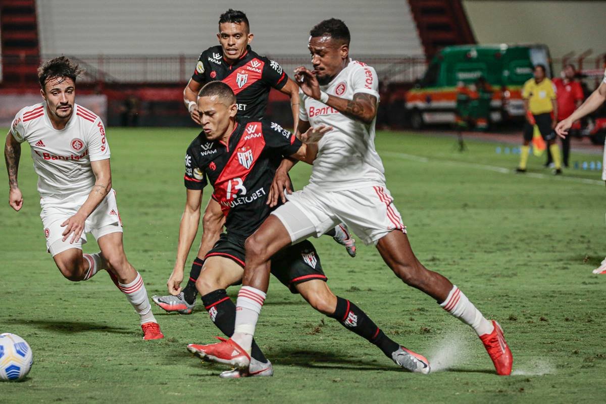 Em jogo equilibrado, Atlético-GO e Inter empatam pelo Brasileirão