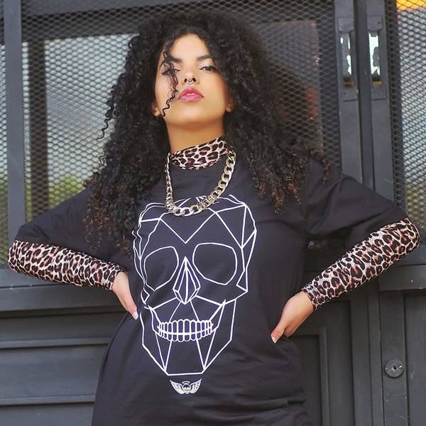 Camiseta da marca Santo Bataclan