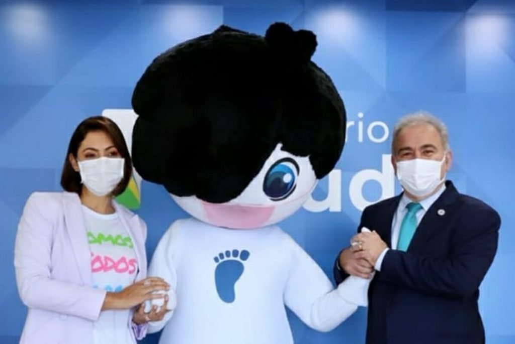 Michelle Bolsonaro, Marcelo Queiroga e mascote Rarinha