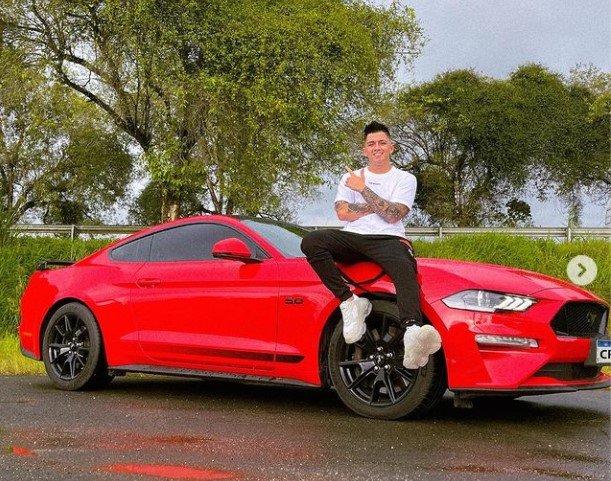 O influencer do free fire André Ramos, conhecido como Crusher Fooxi 10, sofreu um sequestro relâmpago