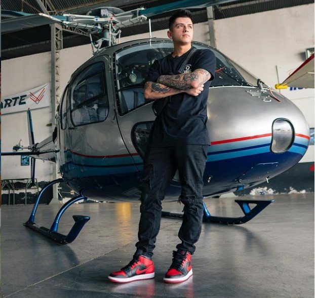 O influencer do free fire André Ramos, conhecido como Crusher Fooxi 10, sofreu um sequestro relâmpago