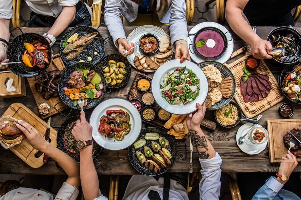 Restaurante oferece comida de graça para quem levar sua própria mesa -  Pequenas Empresas Grandes Negócios