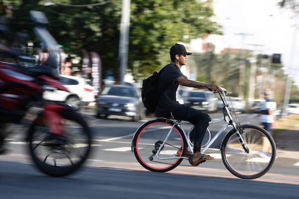 Acidente ciclista goias ferido