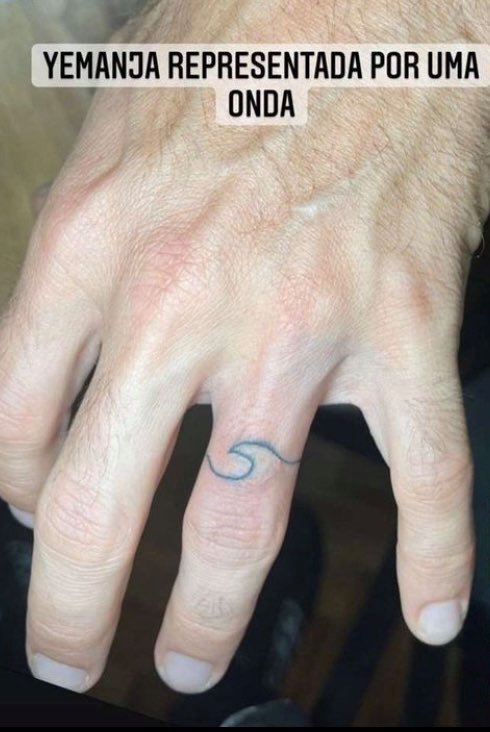 Nova tatuagem Erasmo Viana