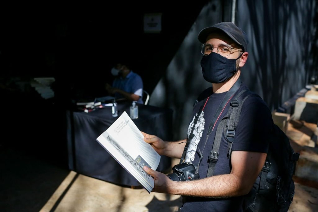 Lançamento do livro ZIP na Loja de discos Marcondes & Co