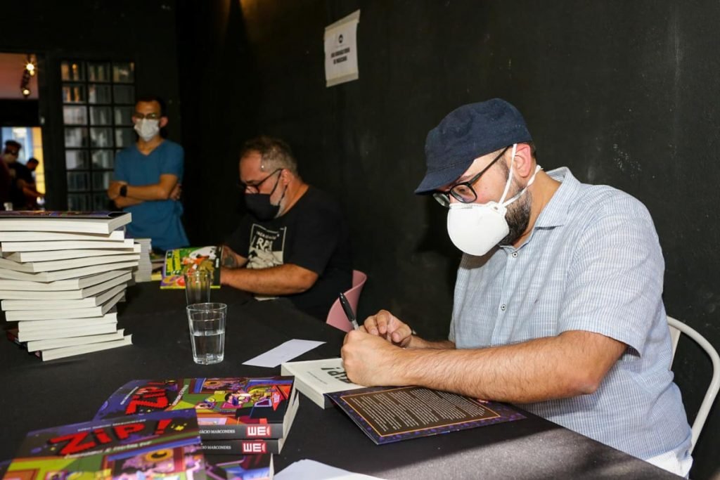 Lançamento do livro ZIP na Loja de discos Marcondes & Co