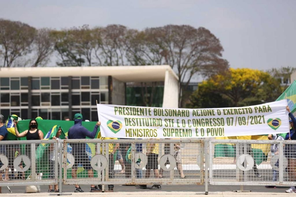 Movimentação de bolsonaristas na Esplanada dos Ministérios. A via está fechada para as manifestações de 7 de setembro 6