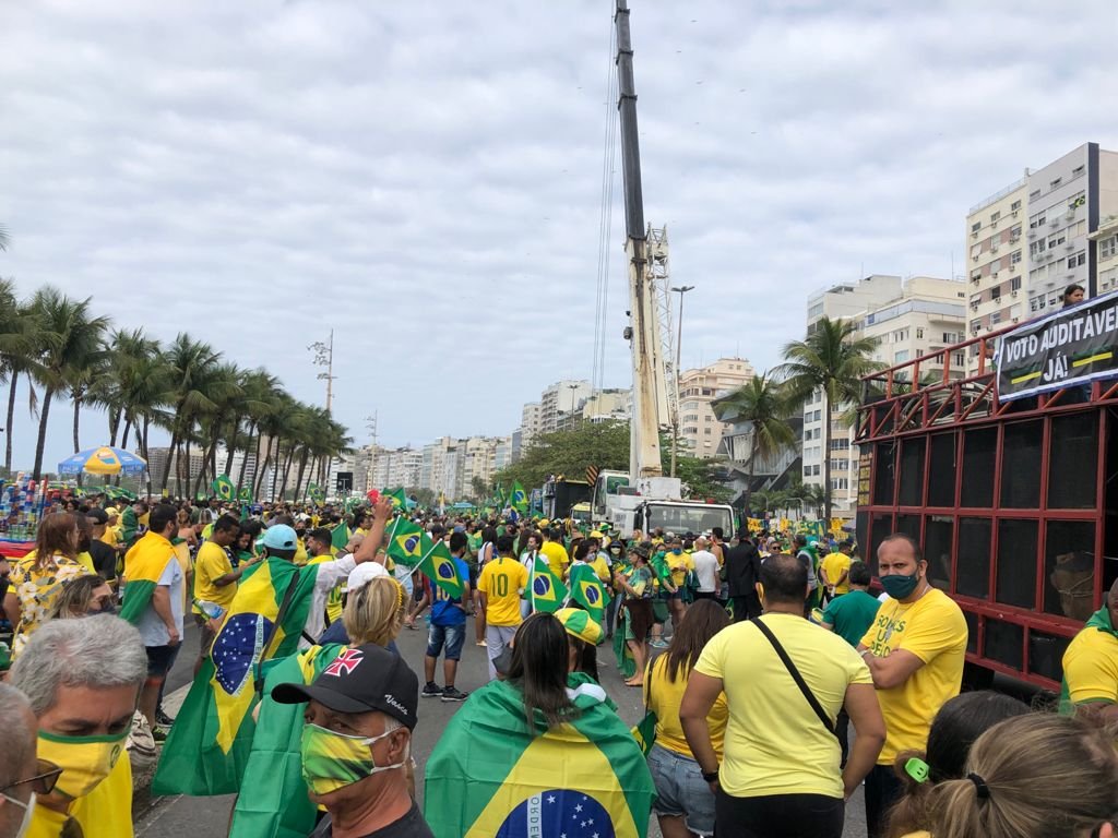 Orla De Copacabana é Tomada Por Manifestantes Pró Bolsonaro Metrópoles 0121