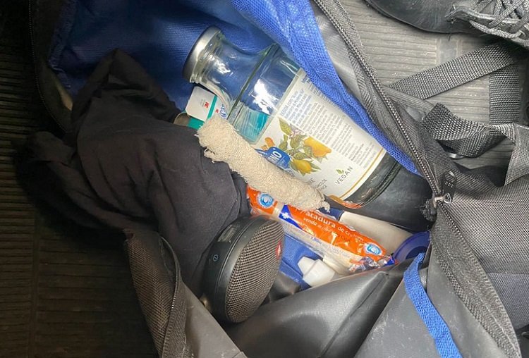 Os objetos estavam dentro de uma mochila, apreendida pela PM