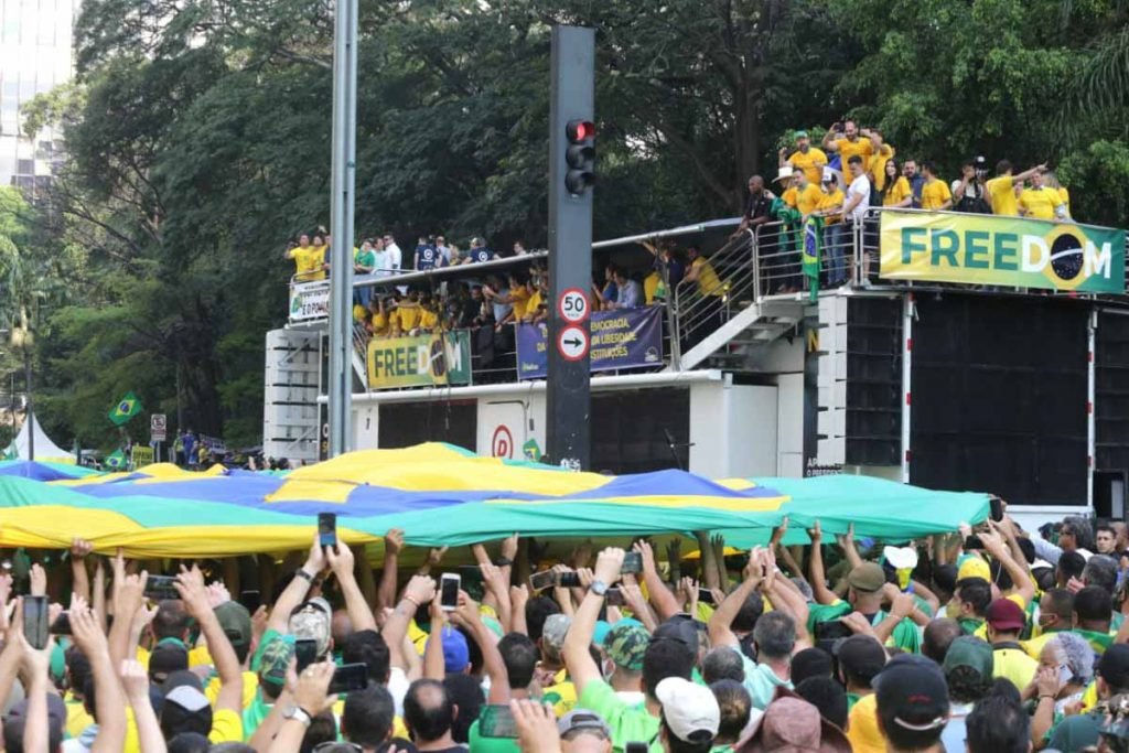 O presidente Jair Bolsonaro (Sem Partido), durante discurso para apoiadores na manifestação contra o STF na Avenida Paulista 4