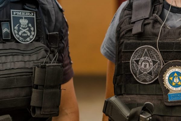 Policiais-do-Rio-vao-usar-cameras-portateis-nos-uniformes-scaled-1