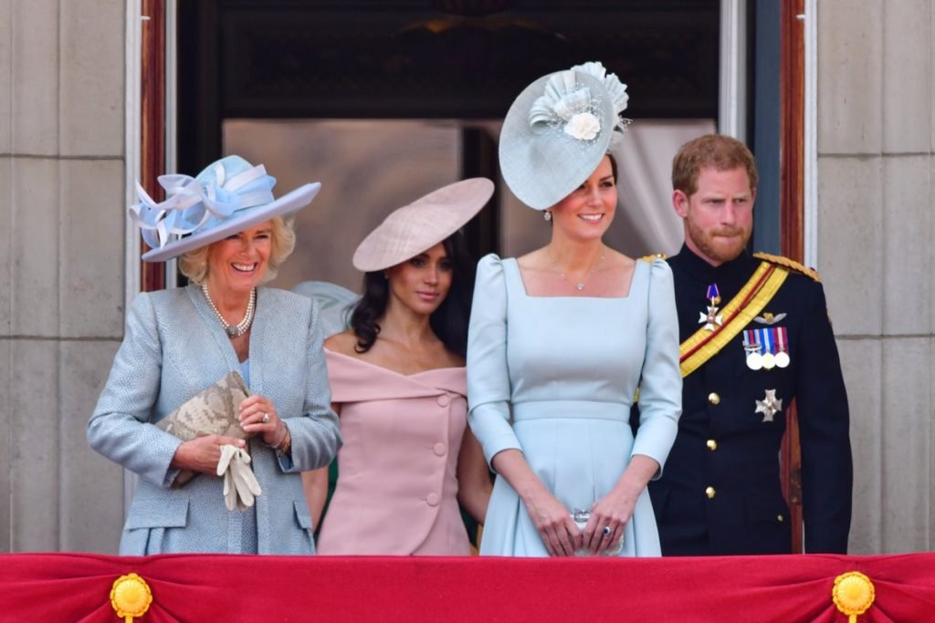 Camilla Parker, Meghan Markle, Kate Middleton e príncipe Harry