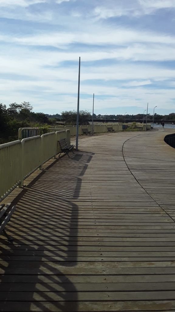 Roubo de lâmpadas no Deck Sul