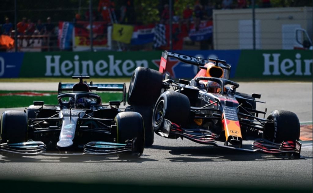 Acidente entre Verstappen e Hamilton