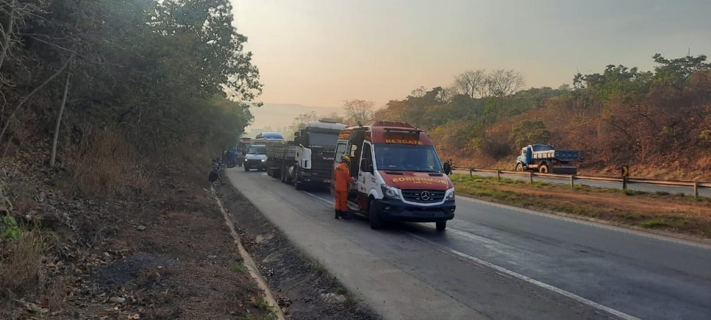 Colisão na BR-060 deixa cinco pessoas feridas