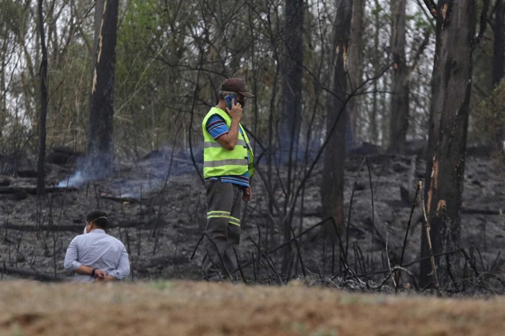 Sete pessoas morreram após um avião cair em Piracicaba (SP) na manhã desta terça-feira, 14. A aeronave caiu em uma área de mata no bairro Santa Rosa e, com a explosão, um incêndio teve início no local 4