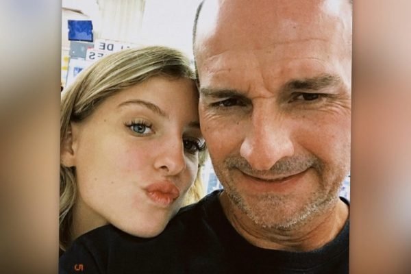 Maria Alice Morett com o pai, o empresário Leonardo de Andrade, que estava desaparecido em Angra dos Reis