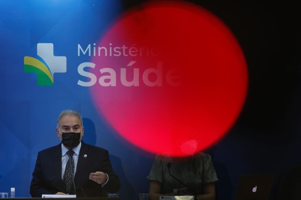 Ministro Marcelo Queiroga fala da suspensao da vacina contra Covid da empresa Pfizer para adolescentes, em coletiva de imprensa no Ministério da Saúde