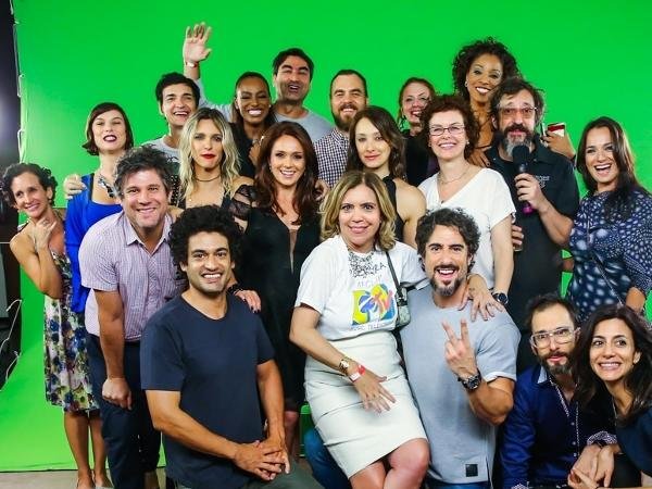 ex-vjs-da-mtv-se-reuniram-em-sao-paulo-para-comemorar-o-aniversario-de-25-anos-da-emissora-que-deixou-a-tv-aberta-em-2013-zeca-camargo-fernanda-lima-astrid-fontenelle-marcos