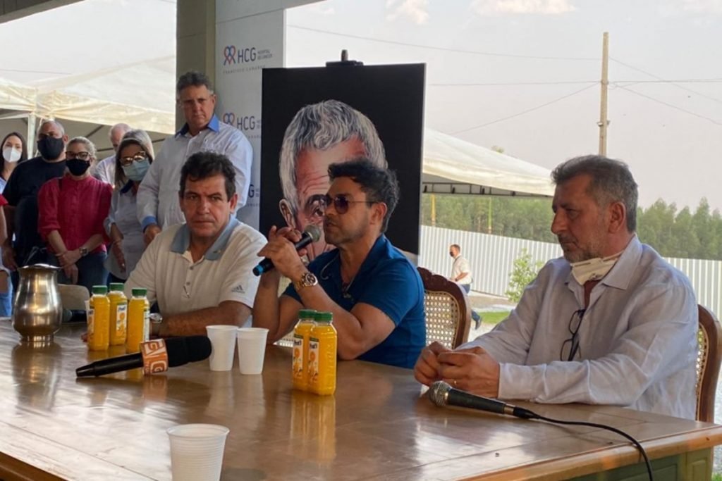 Zezé Di Camargo inaugura hospital2