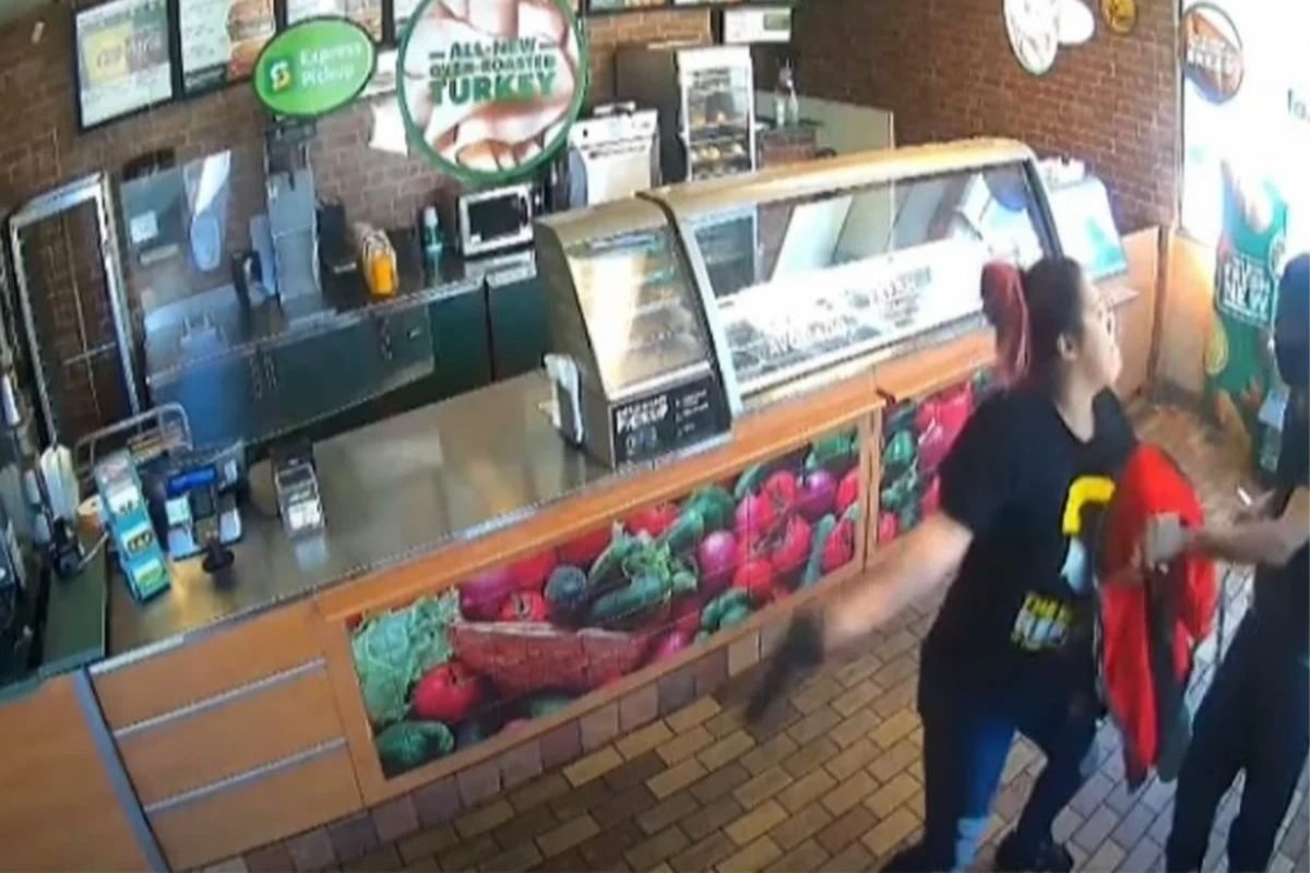 funcionária do Subway é demitida após enfrentar assaltante