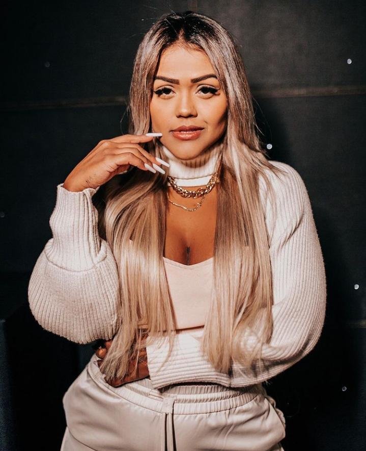 camila loures