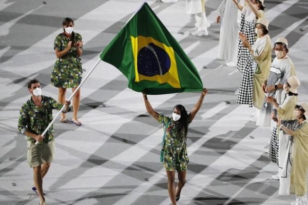 Desfile do Brasil na abertura dos Jogos Olímpicos de Tóquio