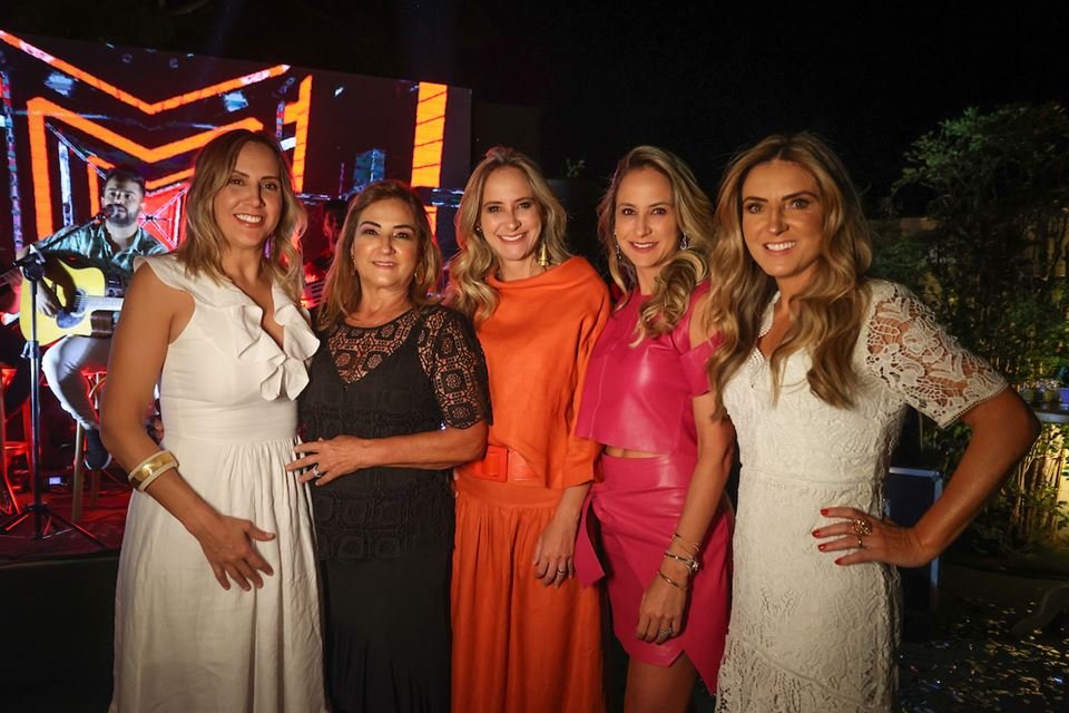 Patrícia Monteiro, Lorena Maia, Patrícia Almeida, Juliana e Luciana Araújo