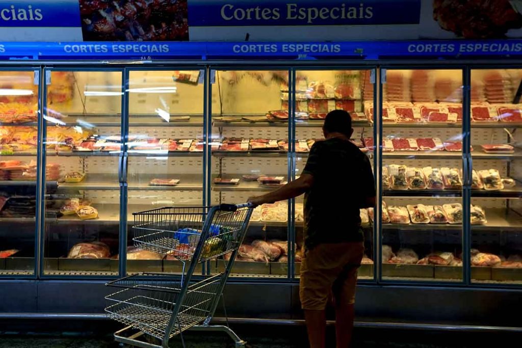 Carne - preço elevado nos mercados