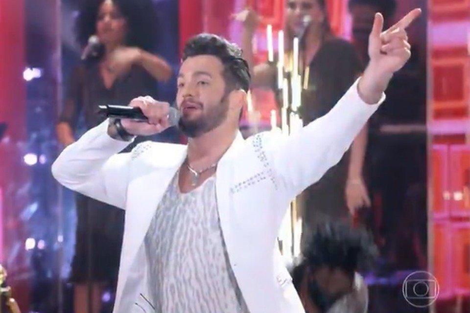 Diego Hypolito Is Detonated While Imitating Gusttavo Lima At Show Dos Famousos