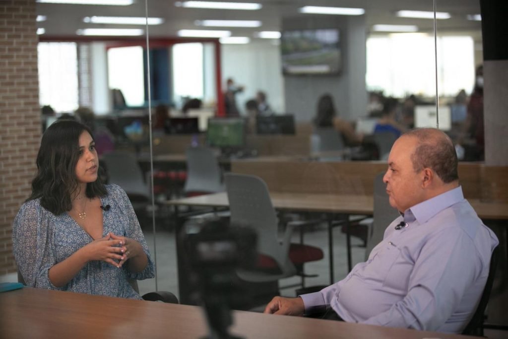 Governador Ibaneis Rocha visita a redação do Metrópoles