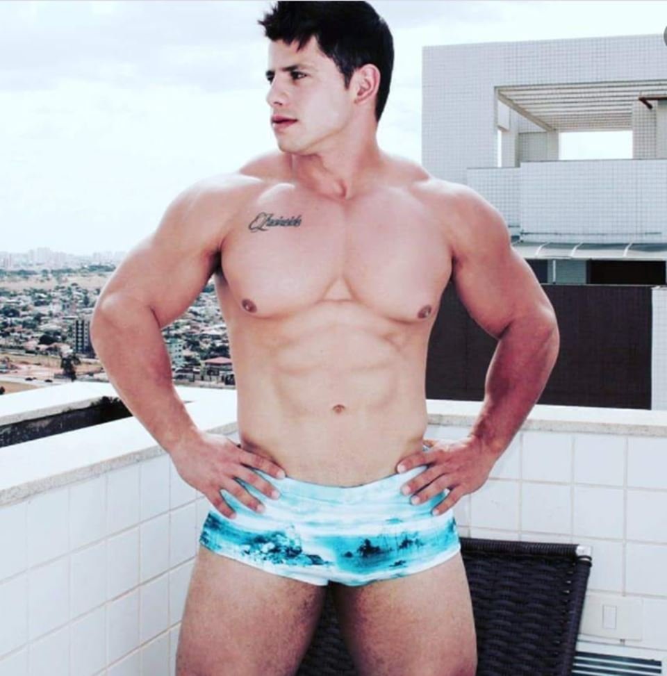 homem de sunga
