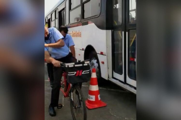 Motoristas de ônibus viram ciclistas por um dia: “Deu medo”; vídeo | Metrópoles Motoristas de ônibus viram ciclistas por um dia: “Deu medo”; vídeo | Metrópoles