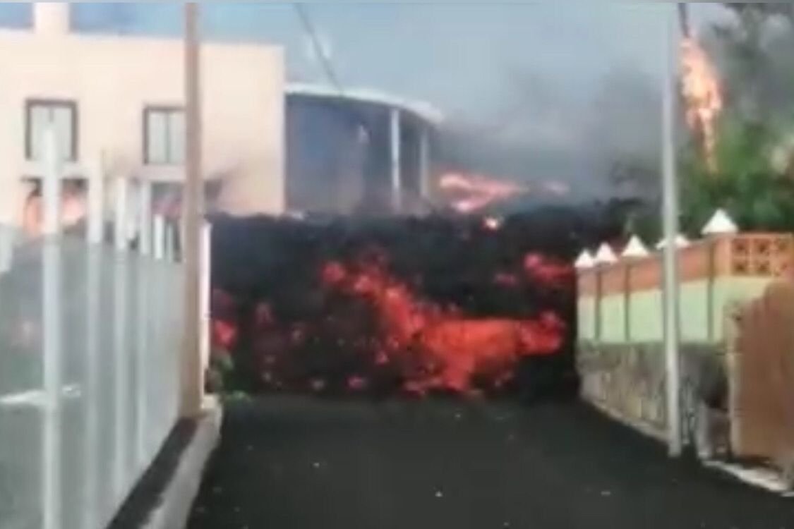 Moradores acordam com terremotos e explosões nas Ilhas Canárias